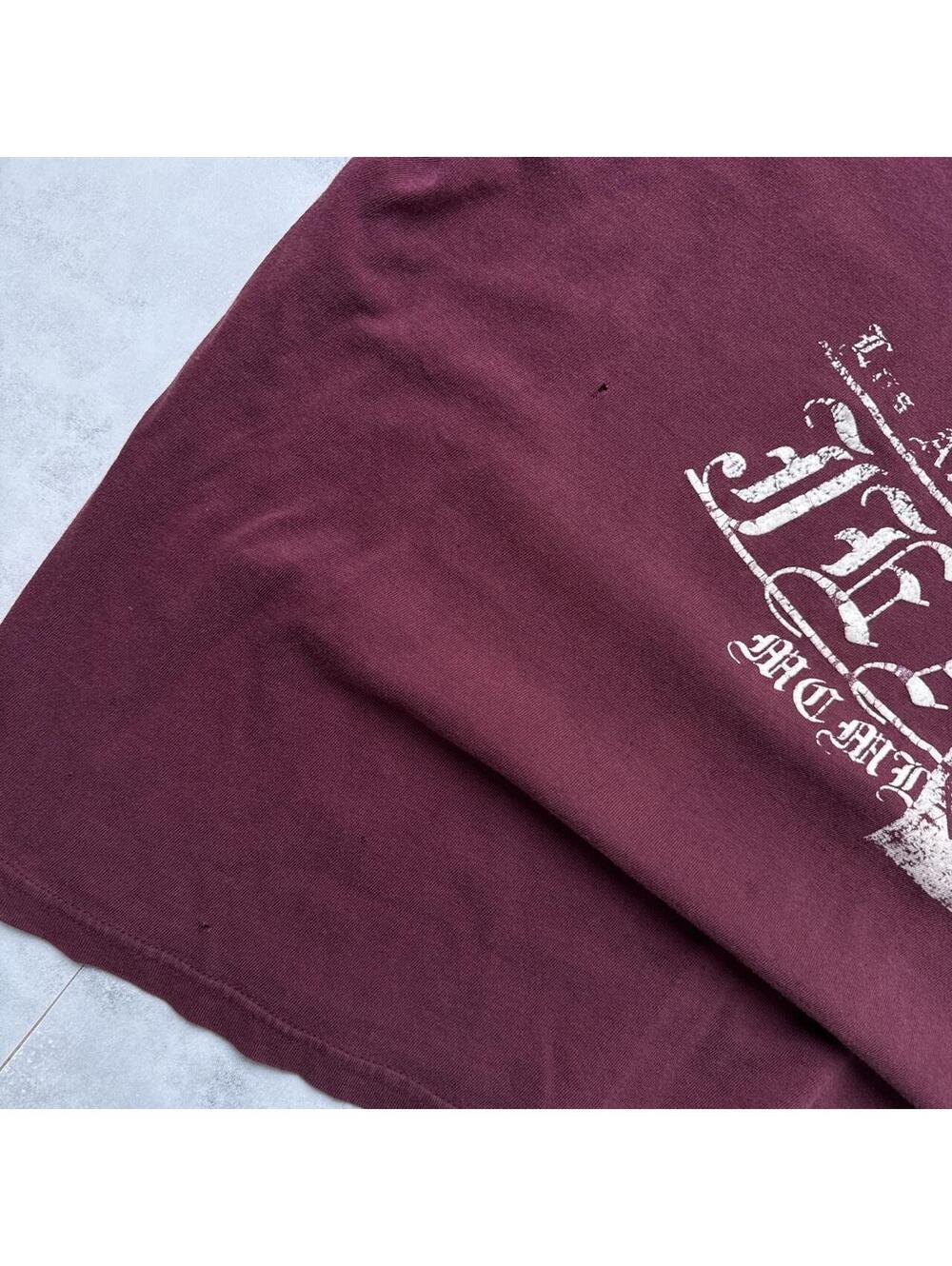 Y2K Guess Burgundy Grunge Distressed T shirt - Picture 5 of 8